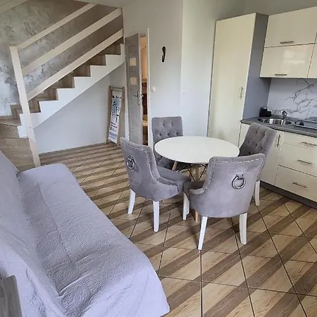 Dla Rodzin Z Dziecmi Domkicetniewopl Lodge *