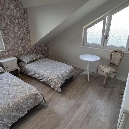 Dla Rodzin Z Dziecmi Domkicetniewopl Lodge *