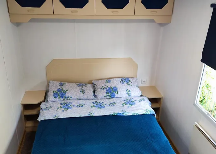 Dla Rodzin Z Dziecmi Domkicetniewopl Lodge *