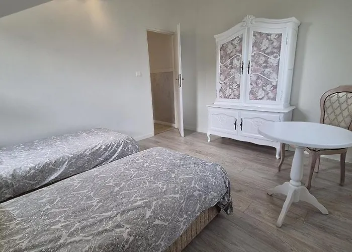 Деревянный коттедж Dla Rodzin Z Dziecmi Domkicetniewopl Владыславово